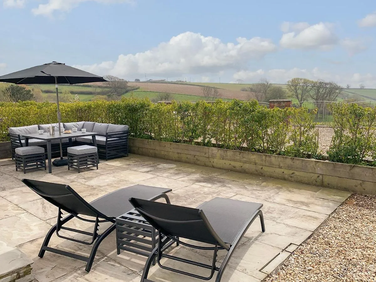 2 The Manor House, Hillfield Village Dartmouth