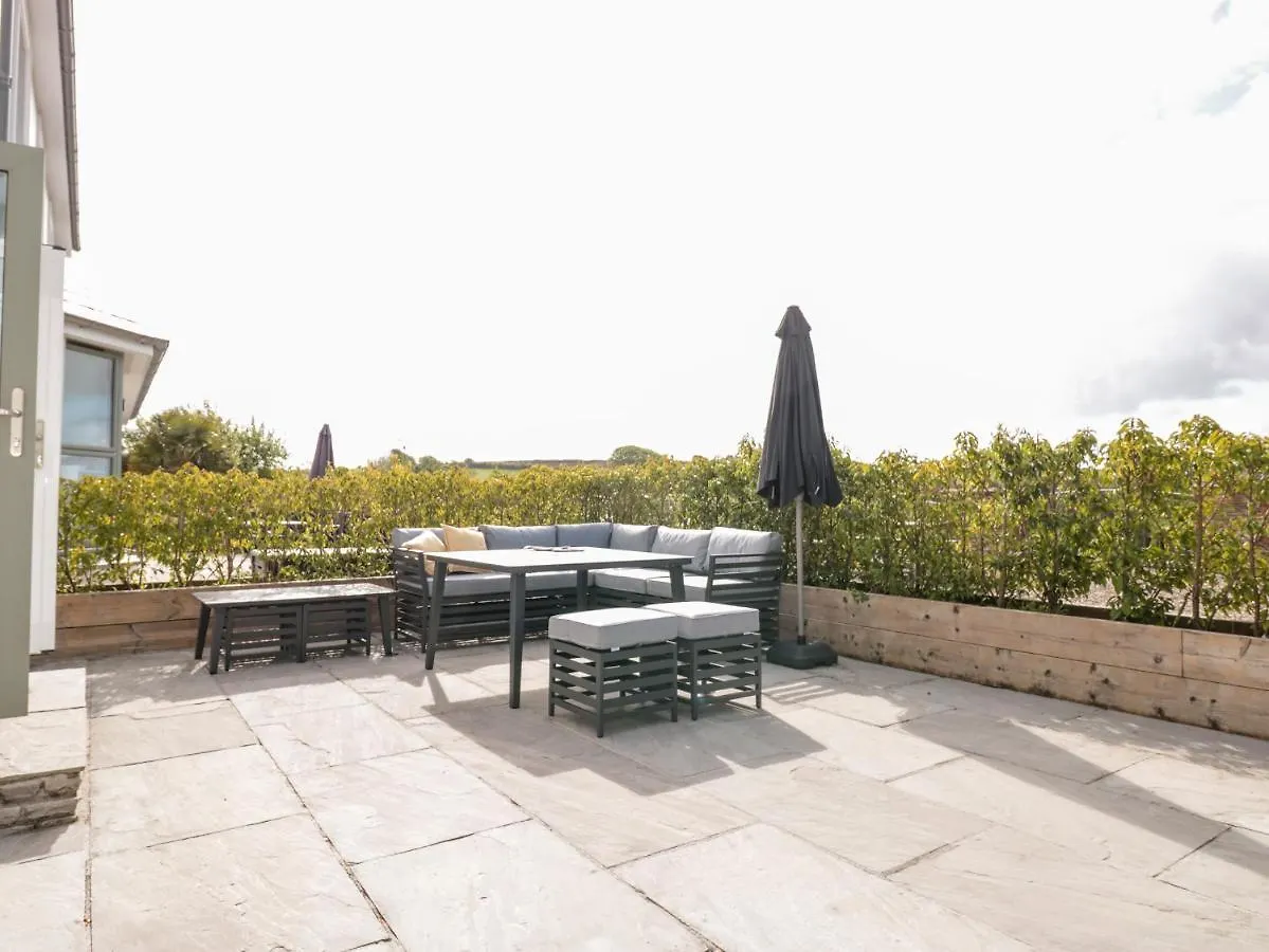 2 The Manor House, Hillfield Village * Dartmouth
