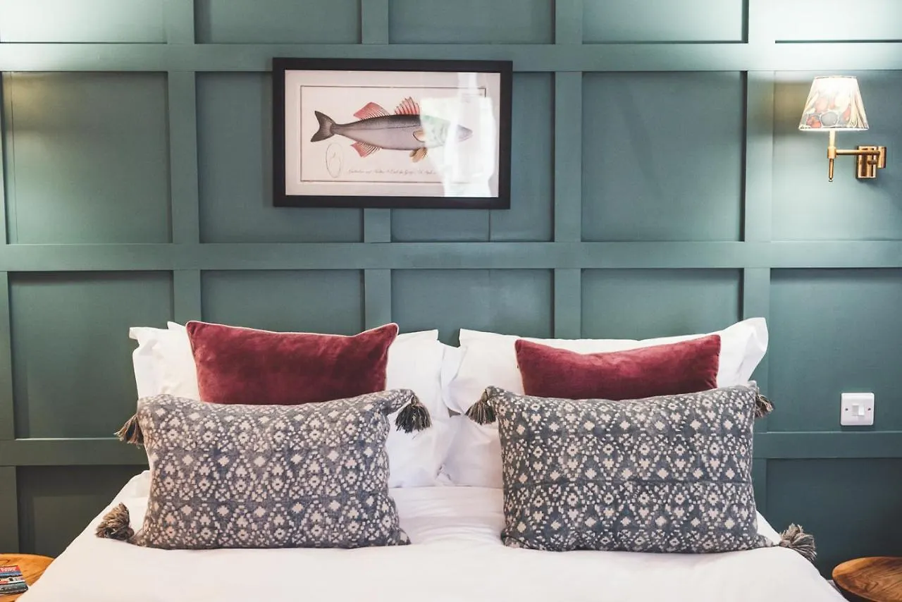 Bayards Cove 3*