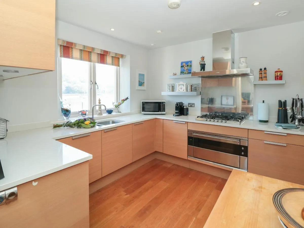 Apartment 33 Dart Marina