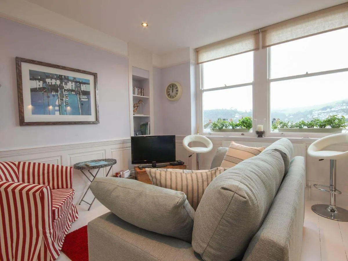 Apartment Flat 1, 32 Newcomen Road *
