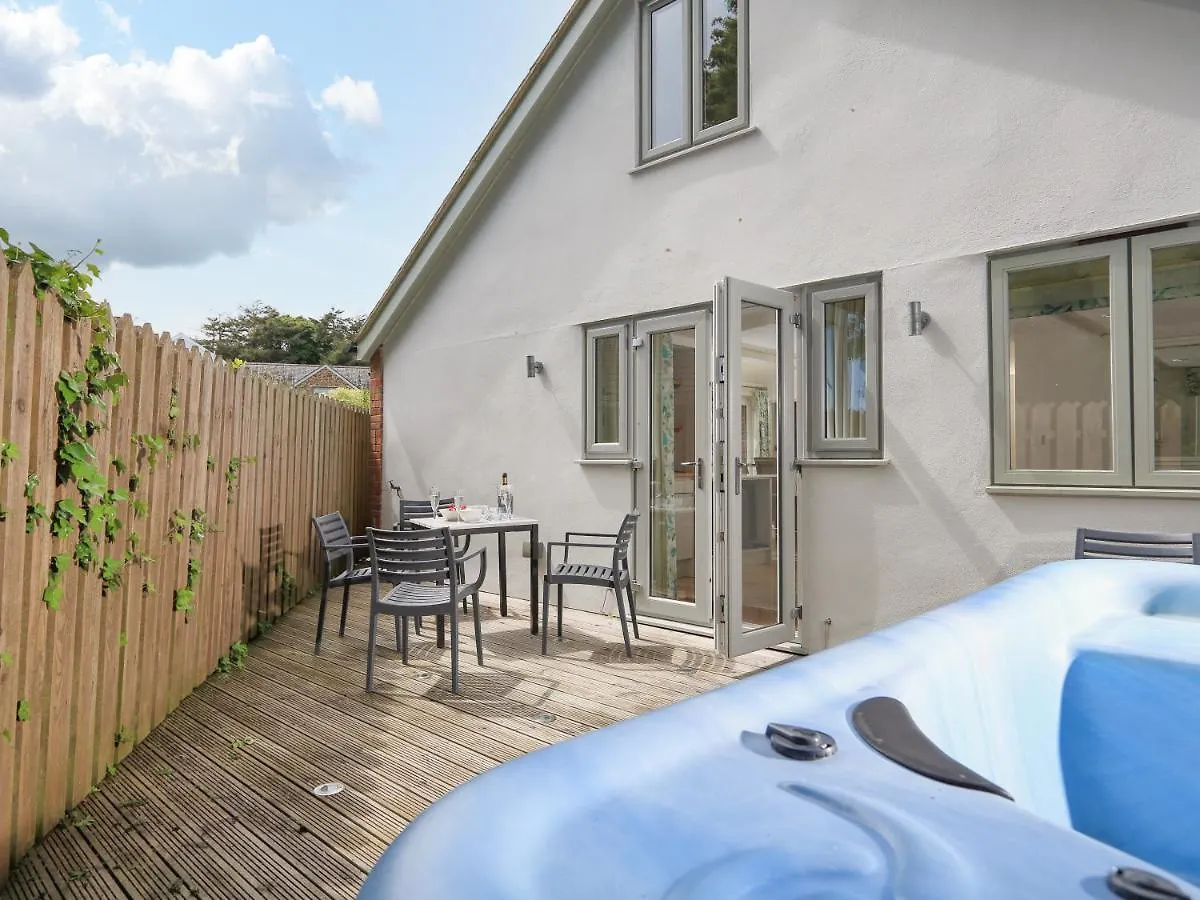 Keepers Lodge, Hillfield Village *