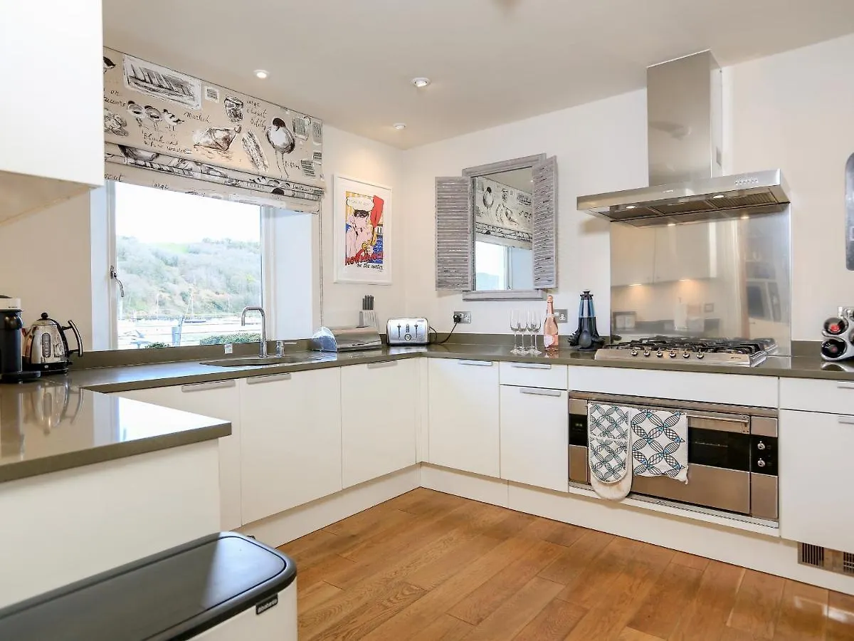 Quayside, Dart Marina Apartment Dartmouth