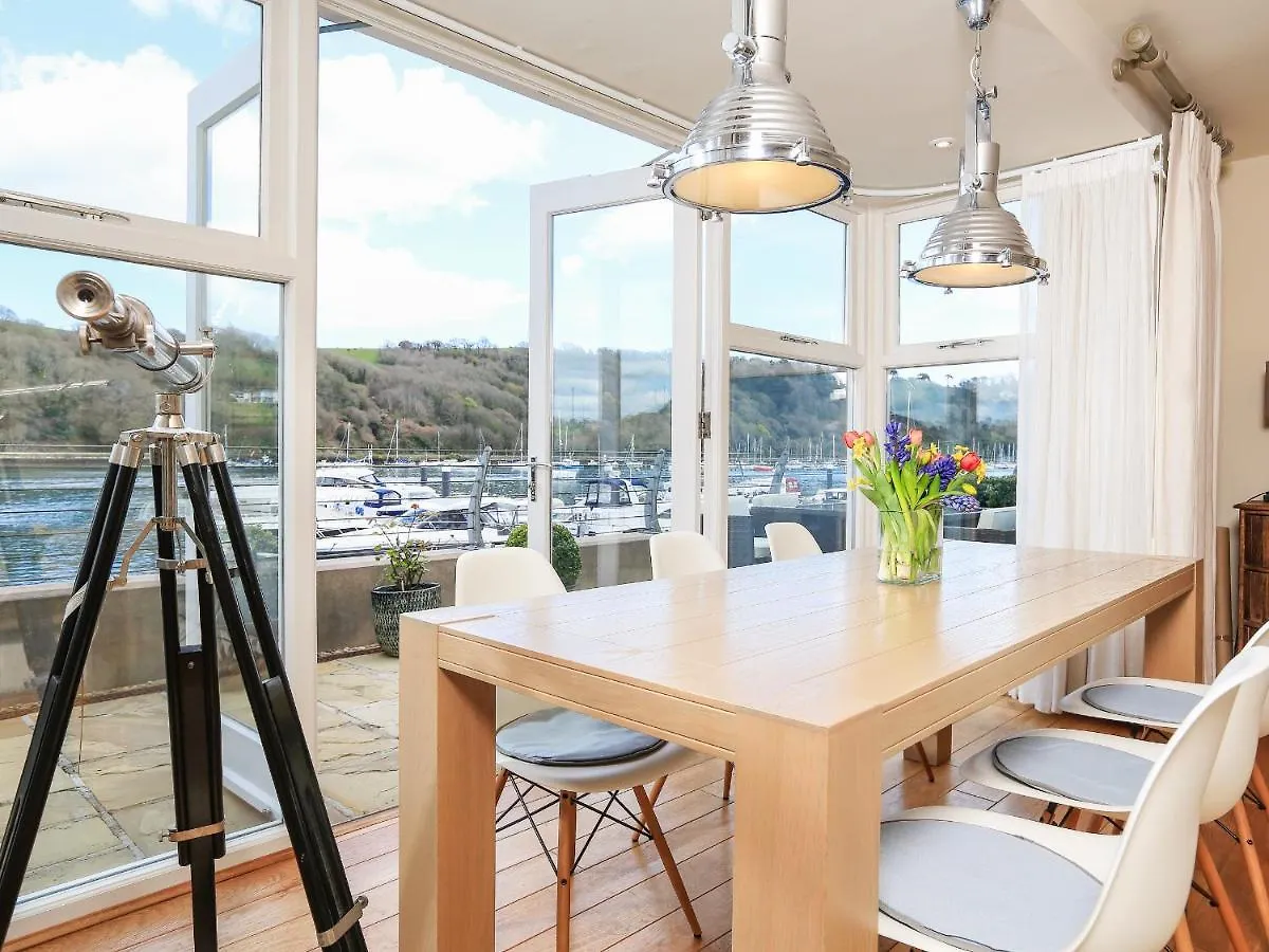 Quayside, Dart Marina Apartment Dartmouth