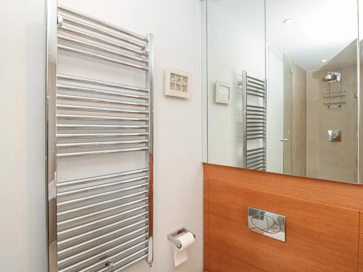 Apartment 33 Dart Marina