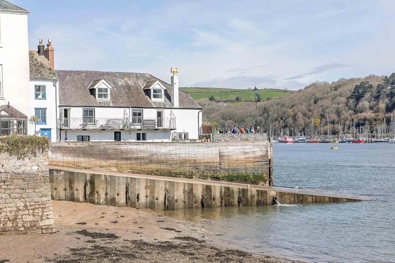 15 Churchfields - With Estuary Views And Parking Holiday home Dartmouth