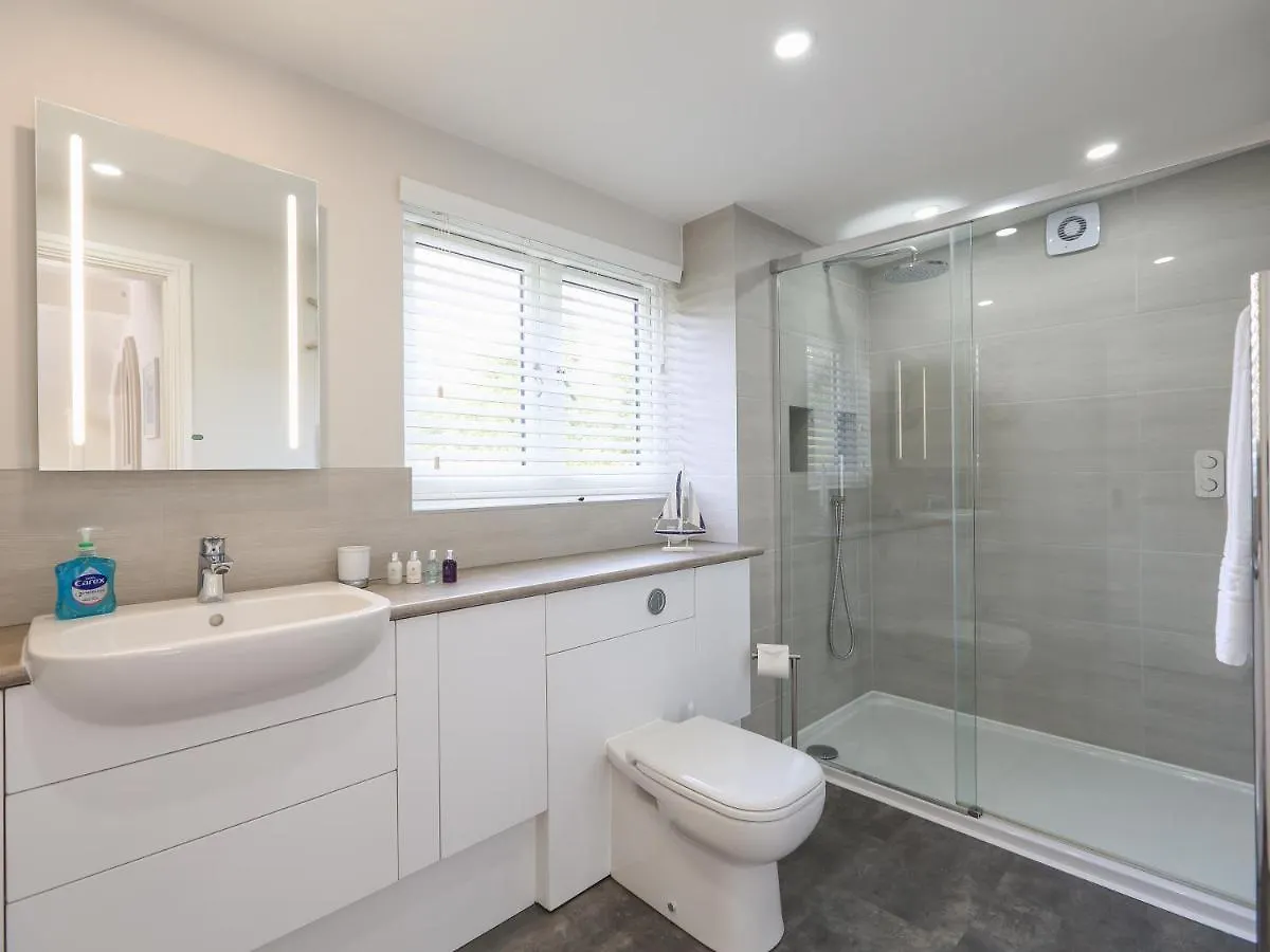 Keepers Lodge, Hillfield Village * Dartmouth