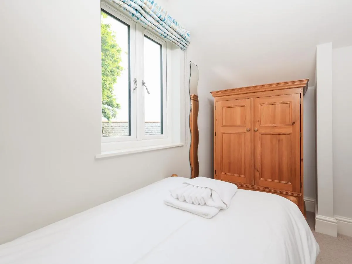 Keepers Lodge, Hillfield Village Holiday home *