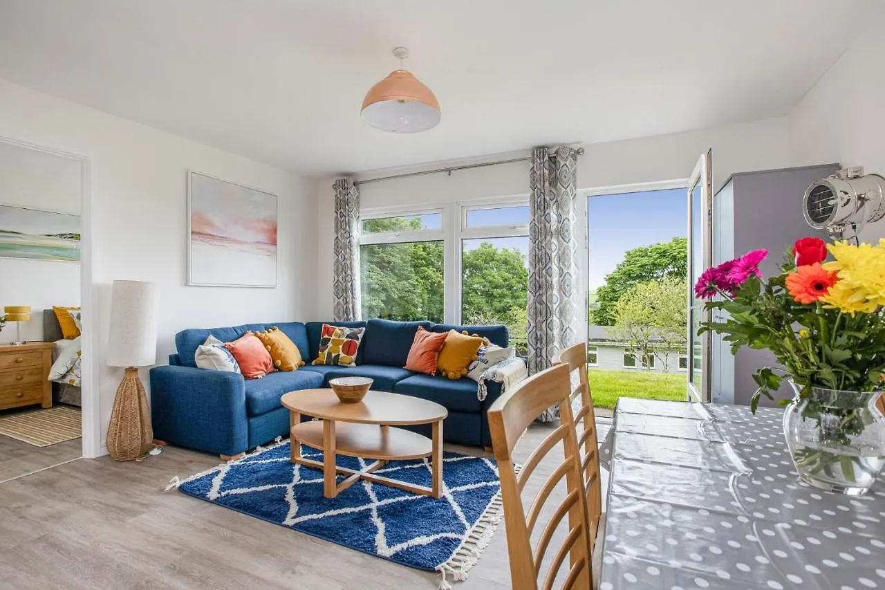 328 Norton Park, Dartmouth