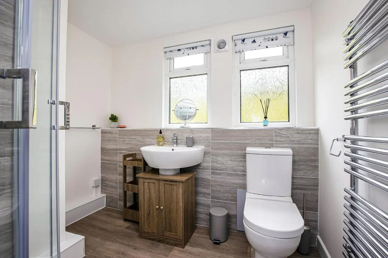 328 Norton Park, * Dartmouth