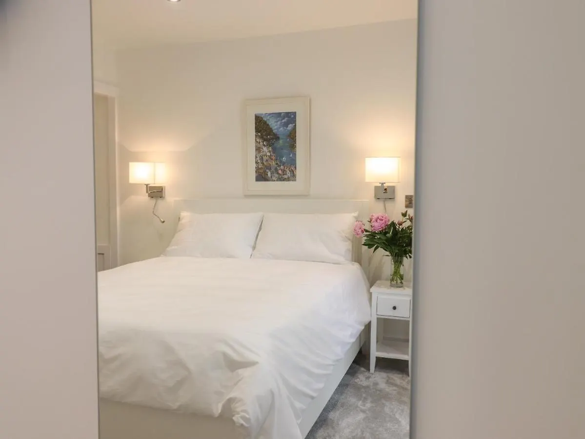 Holiday home Ferryside