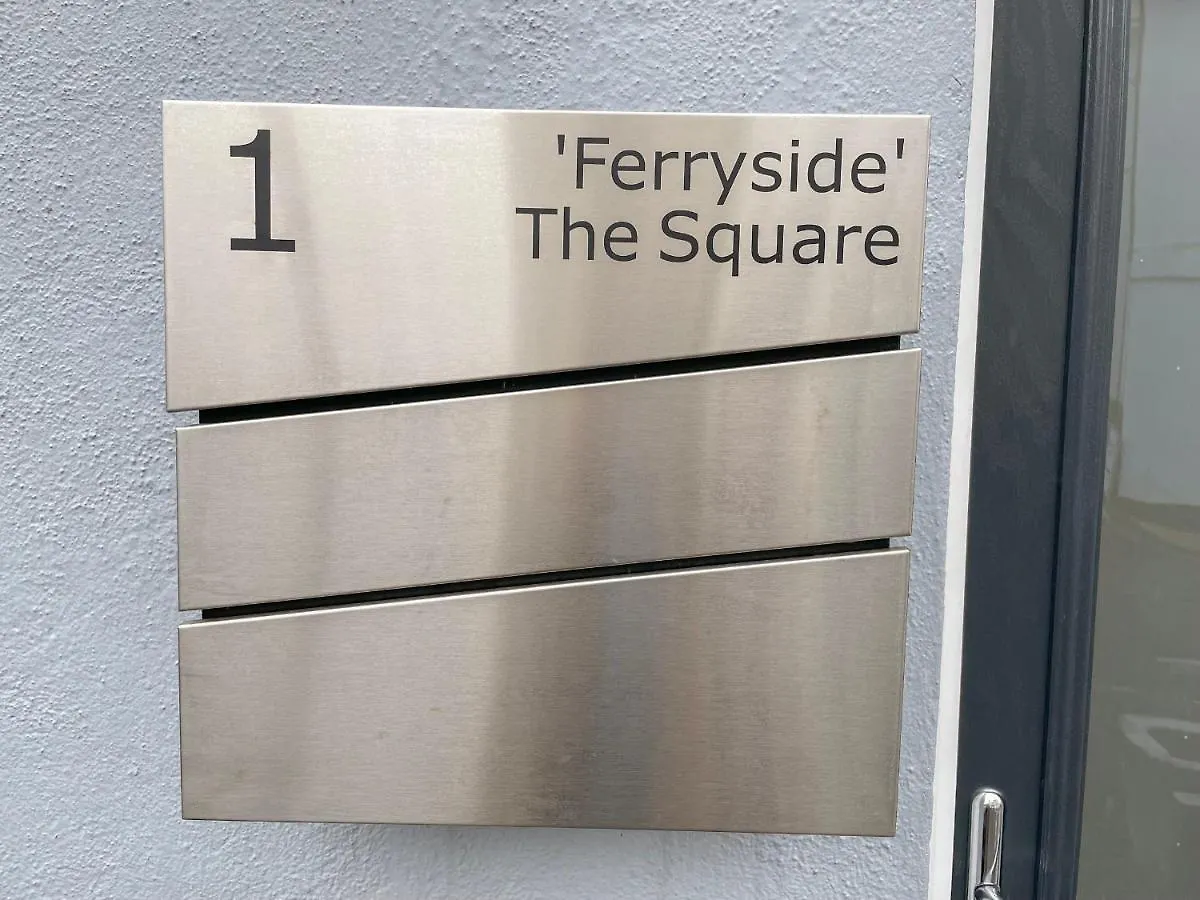 Ferryside * Dartmouth