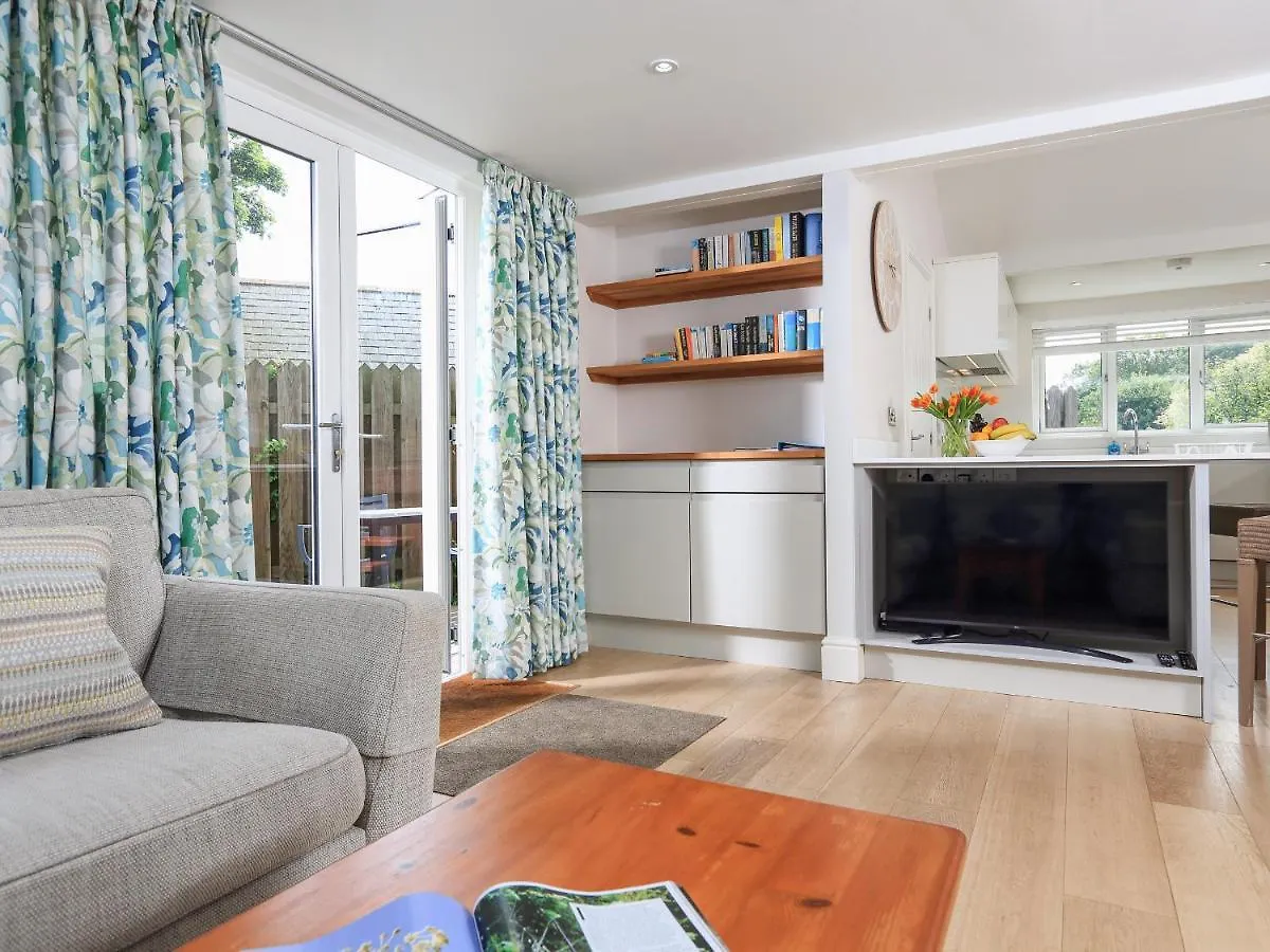 Keepers Lodge, Hillfield Village Holiday home