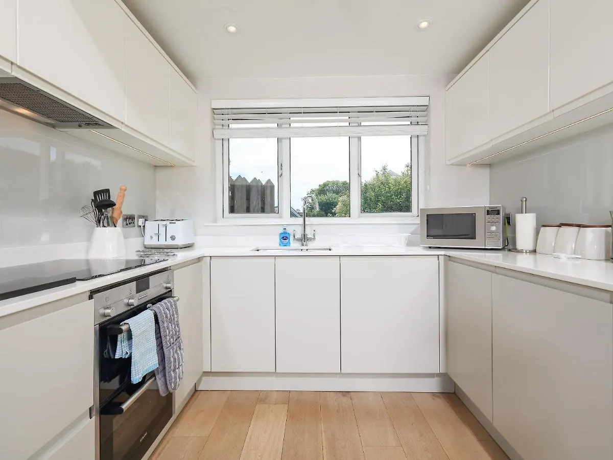 Keepers Lodge, Hillfield Village Holiday home