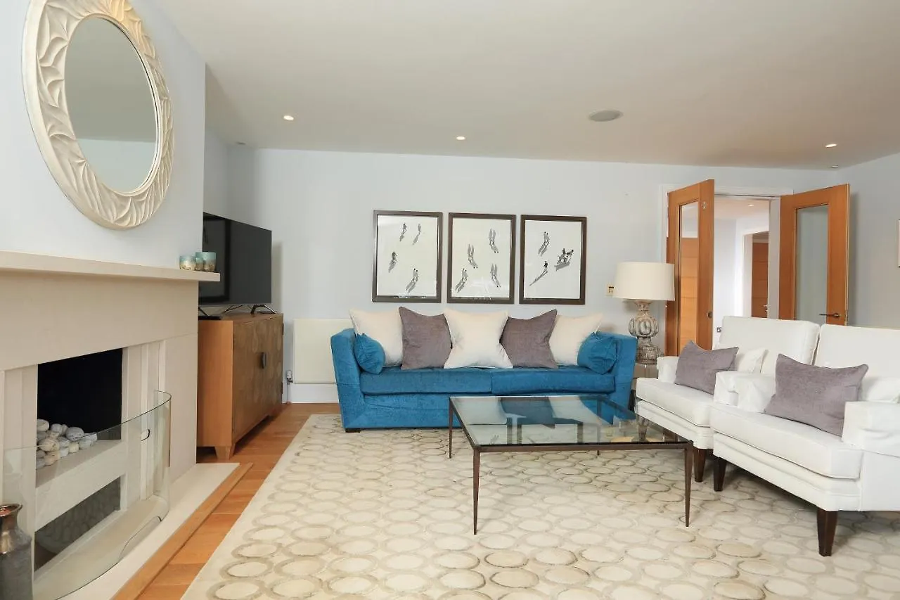 Apartment 9 Dart Marina
