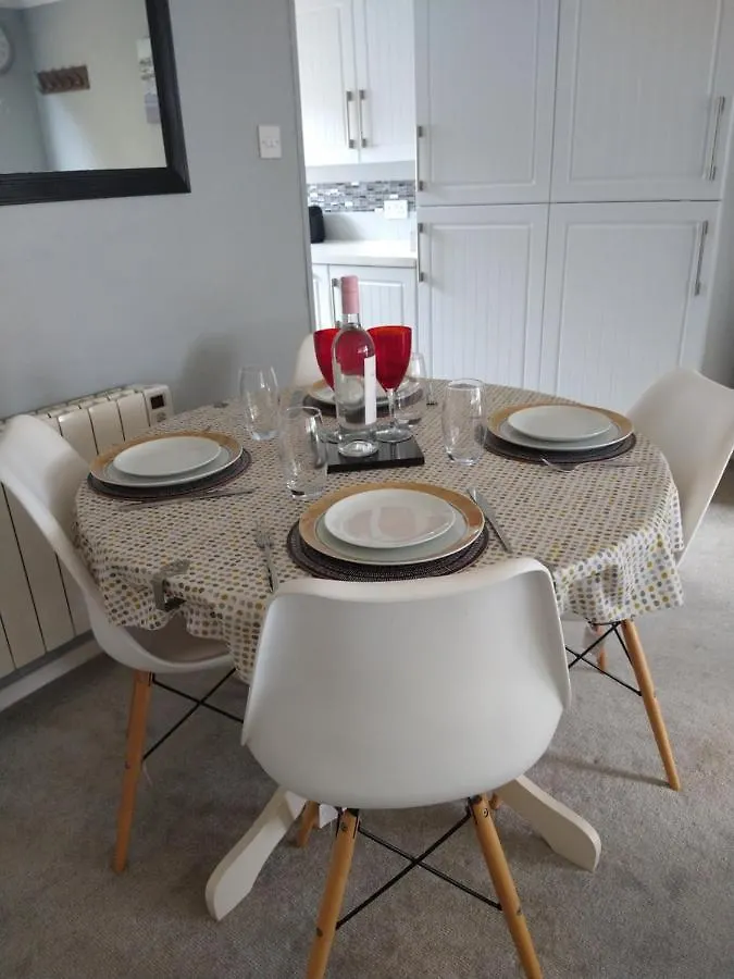 238 Norton Park, 2 Bed With Free Parking Dartmouth