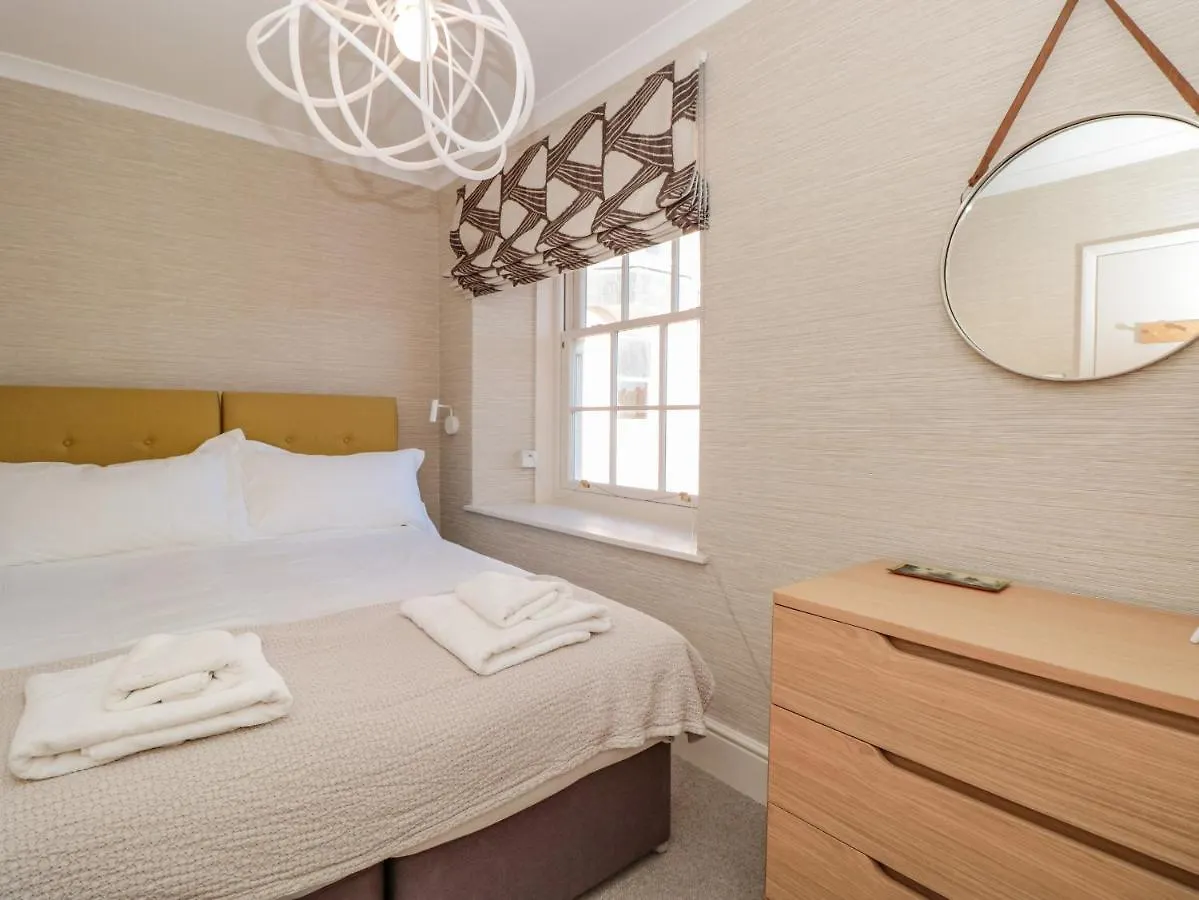 Apartment Upper Tremorvah Dartmouth