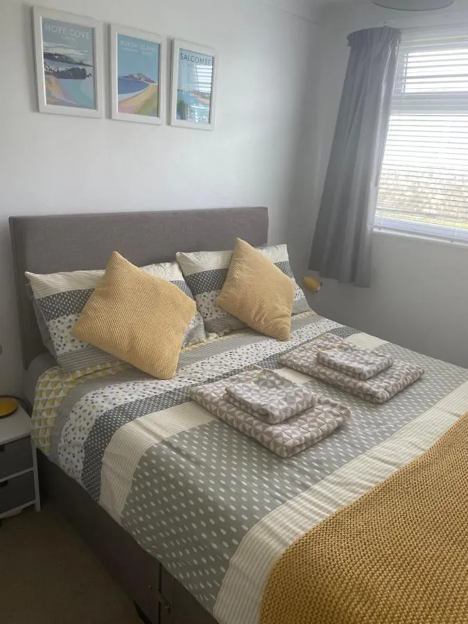 Bonair Spacious Comfortable 2 Bedroom Sleeping 4 Chalet