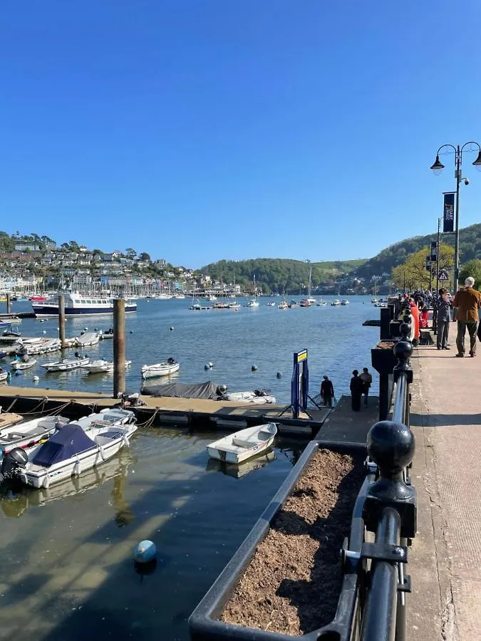 Chalet Bonair Spacious Comfortable 2 Bedroom Sleeping 4 Dartmouth