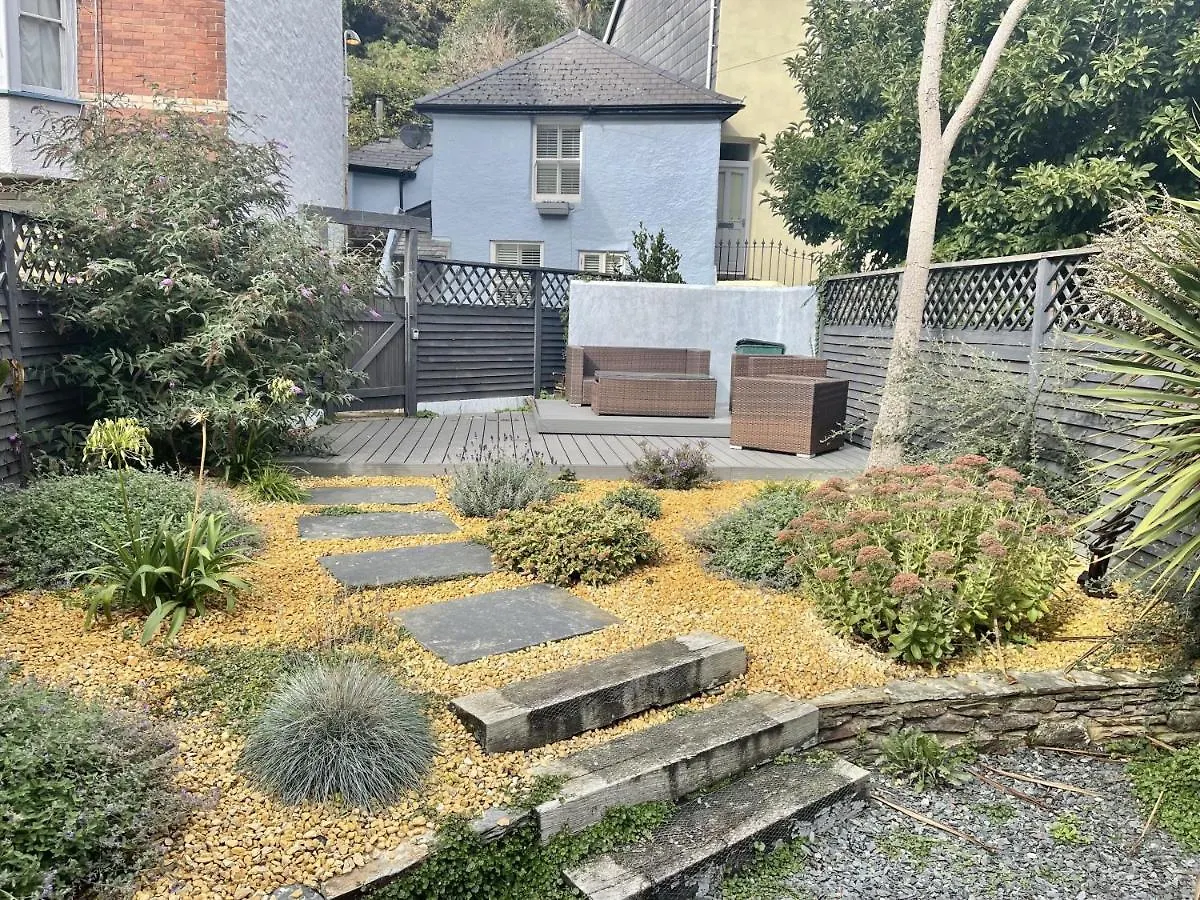Lily - Chic Yet Traditional With Lovely Garden Space Hébergement de vacances Dartmouth