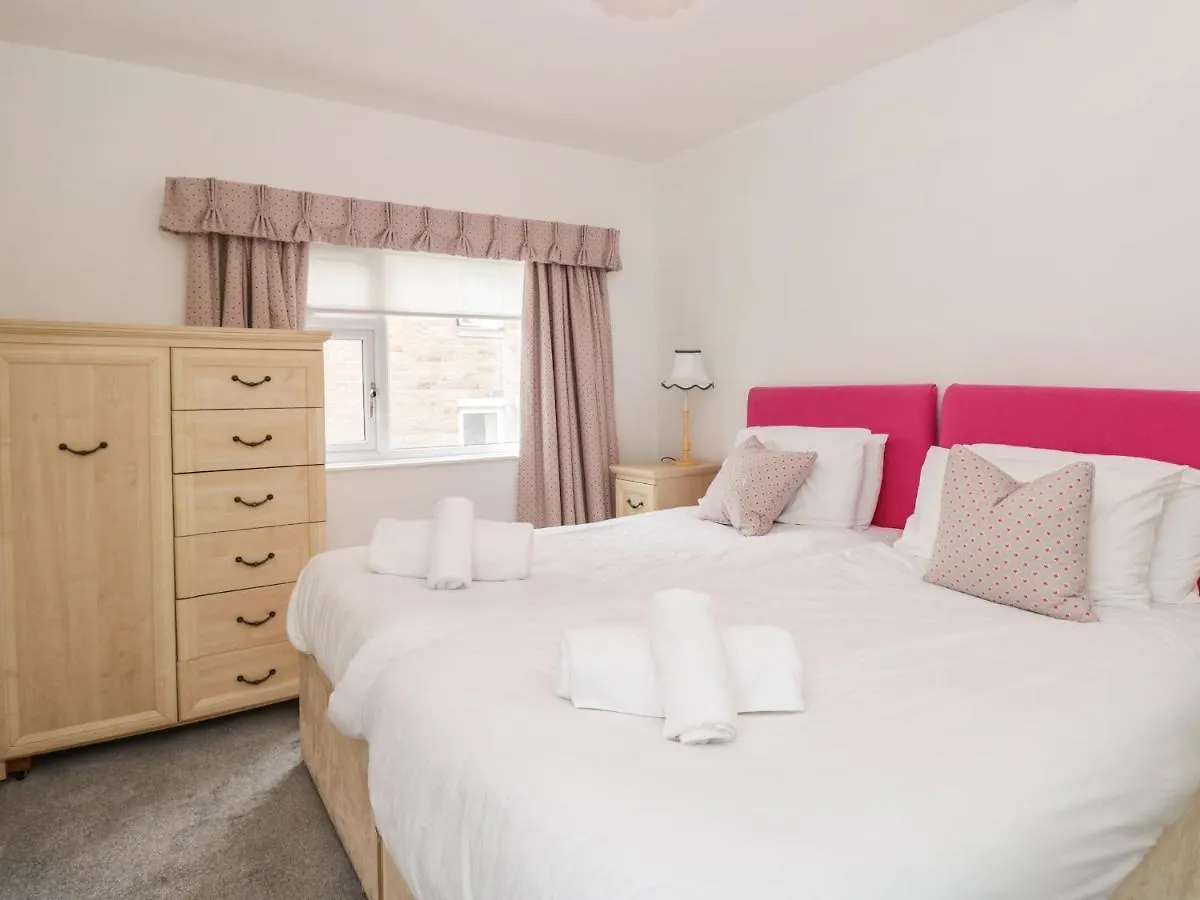 2 Lee Court Dartmouth