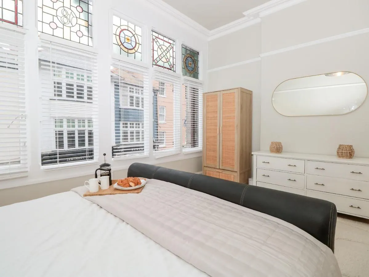 St Saviours Reach Apartment