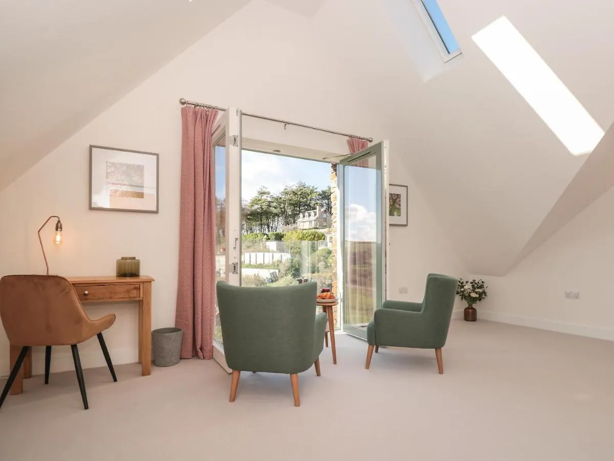 4 Court Terrace, Hillfield Village Holiday home