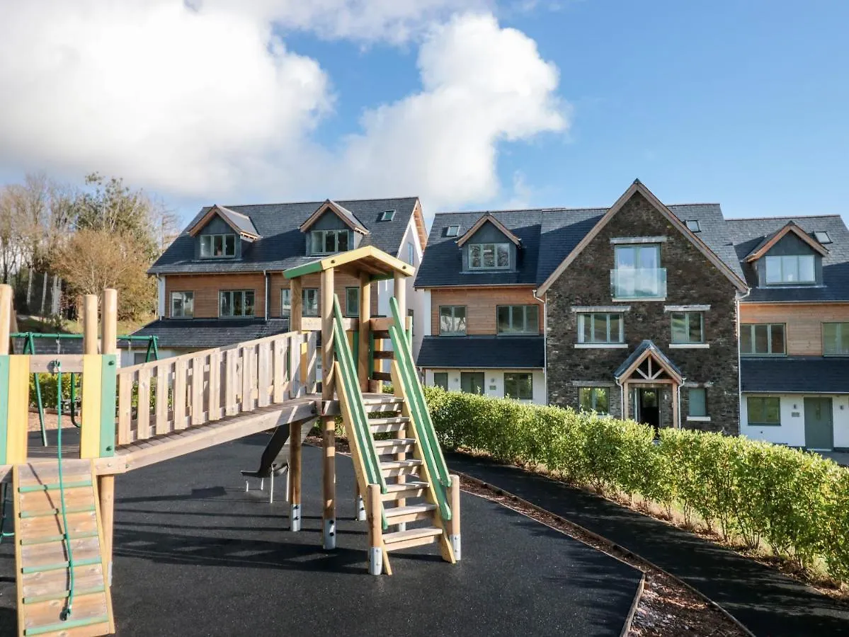4 Court Terrace, Hillfield Village Dartmouth