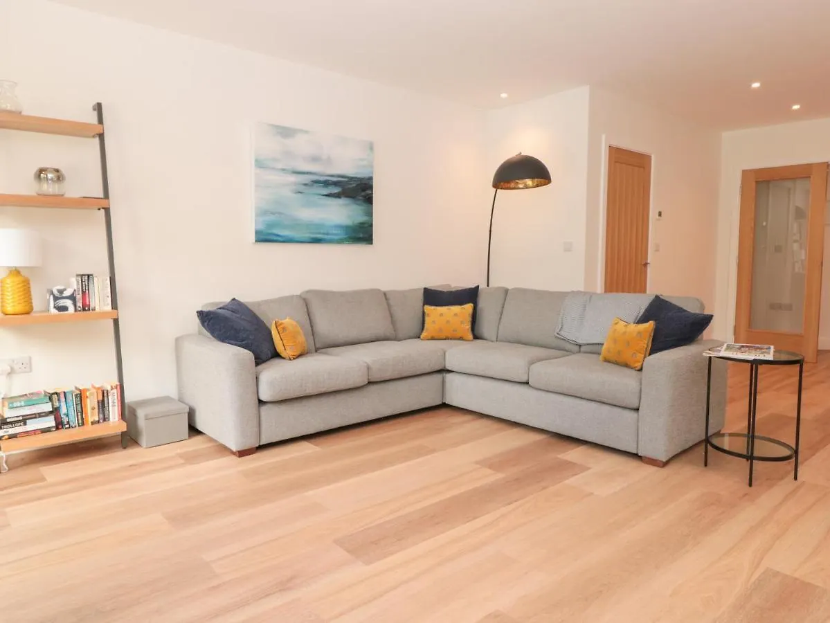 4 Court Terrace, Hillfield Village Holiday home