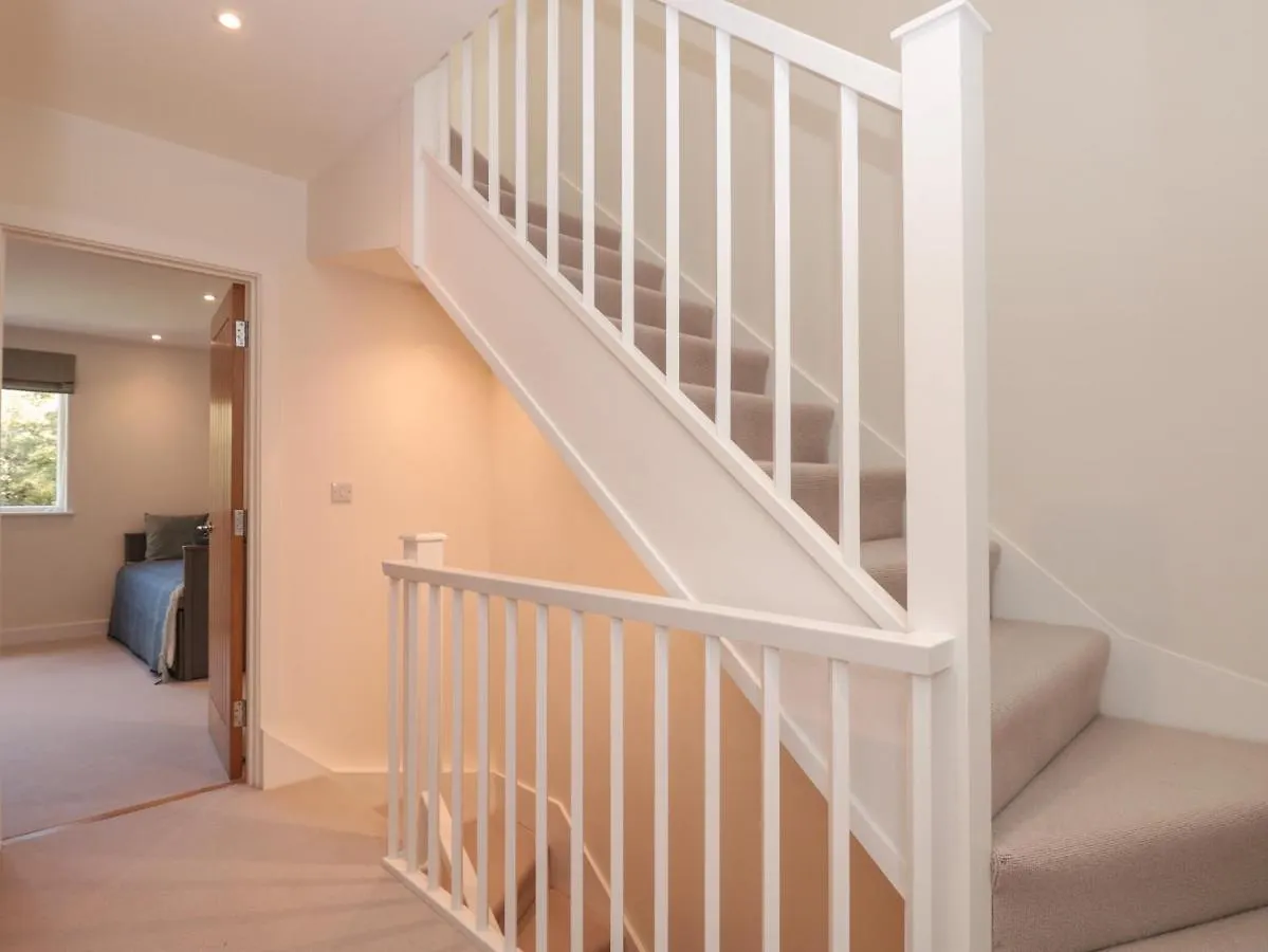 4 Court Terrace, Hillfield Village Holiday home