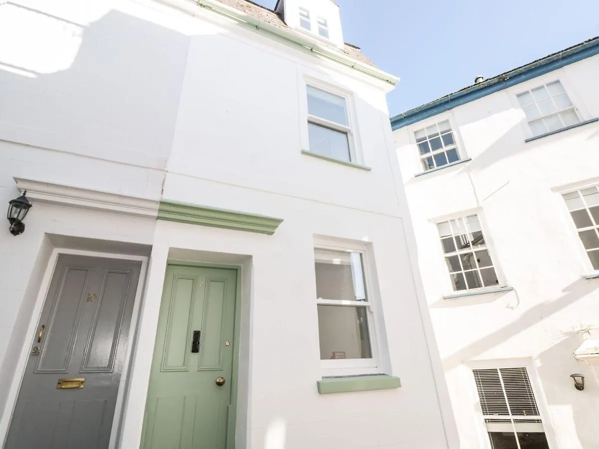 8 Browns Hill