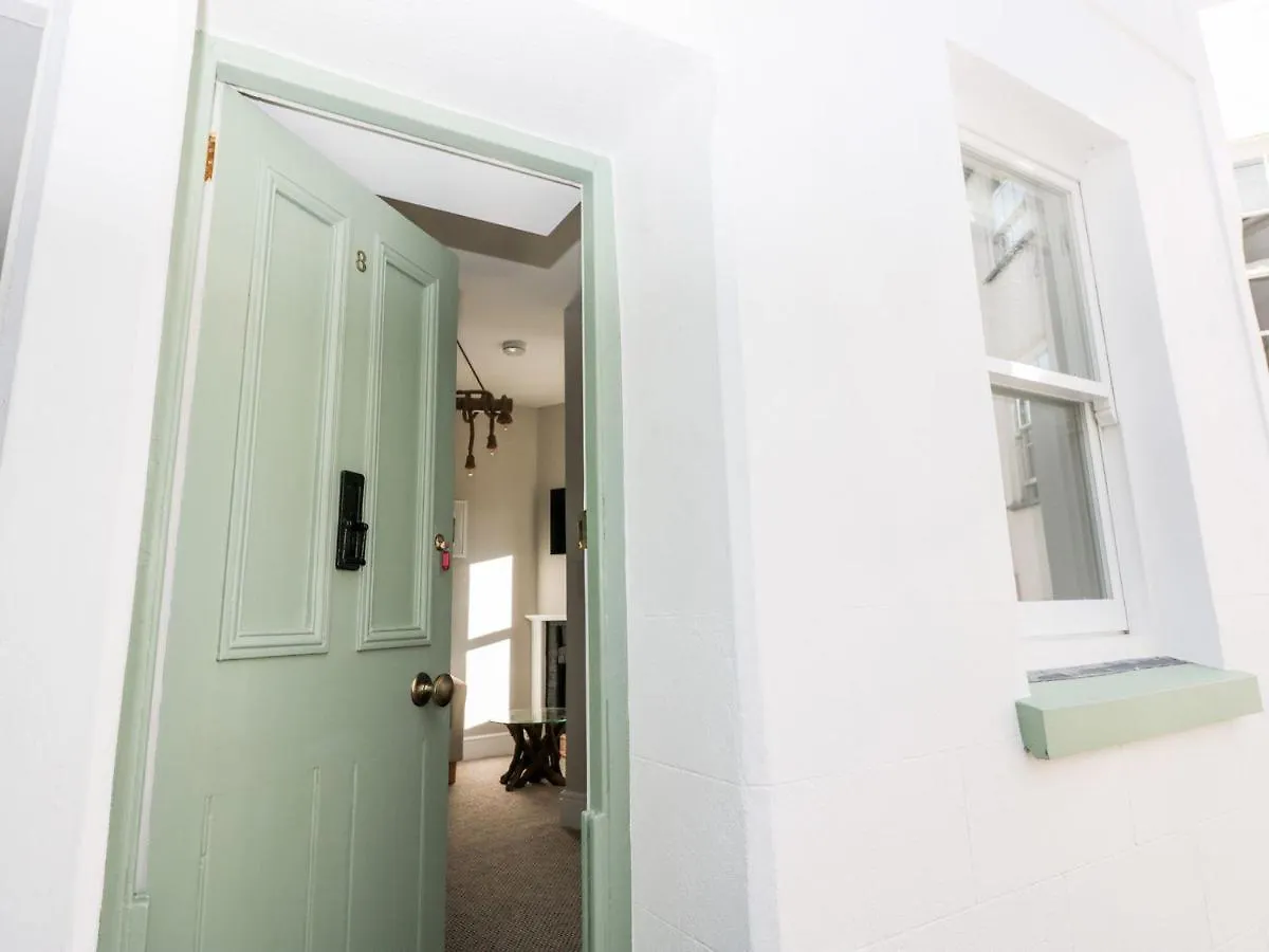 8 Browns Hill Dartmouth