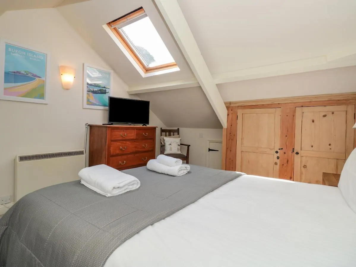 Kipper Apartment Dartmouth