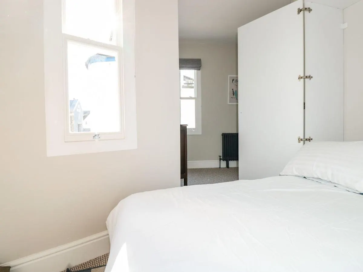 8 Browns Hill Dartmouth