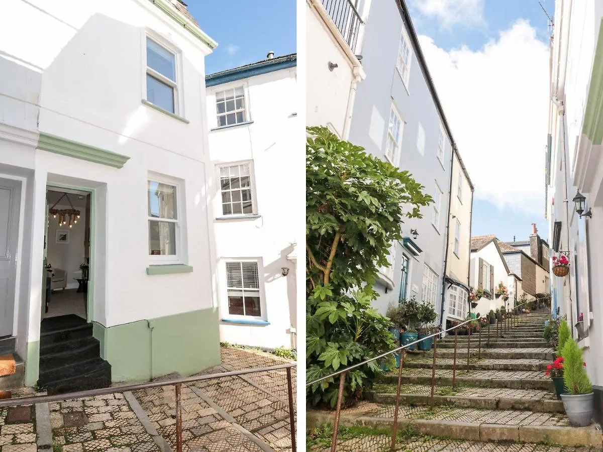 8 Browns Hill Holiday home *