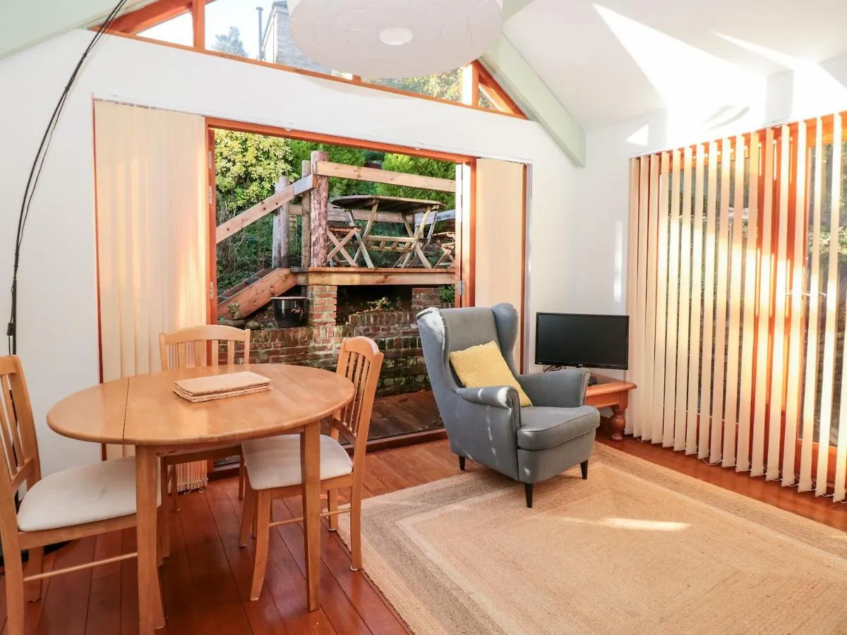 Little Meadow Apartment