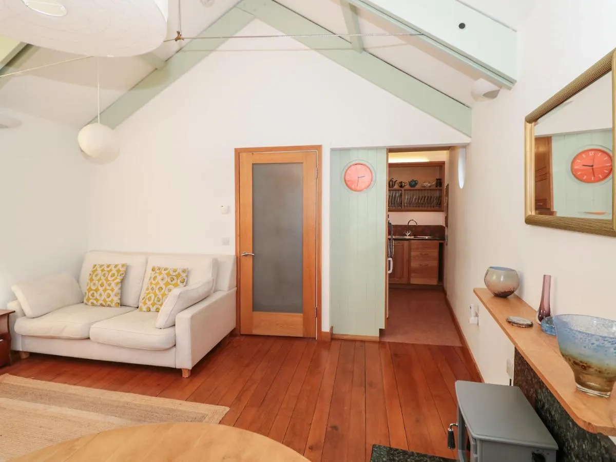 Little Meadow Apartment *