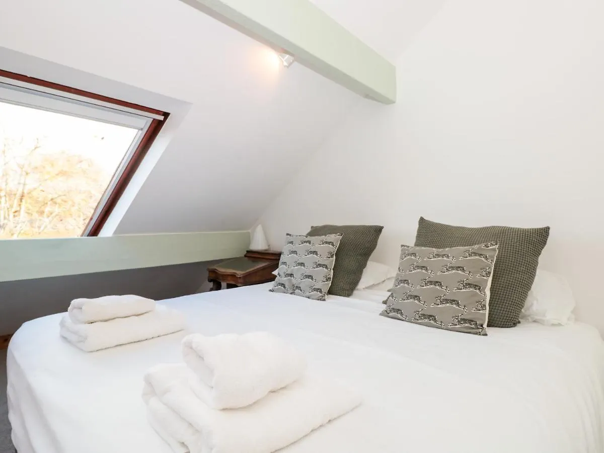 Little Meadow Apartment *