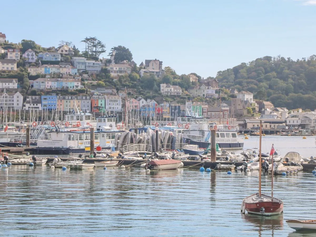 19 Above Town * Dartmouth