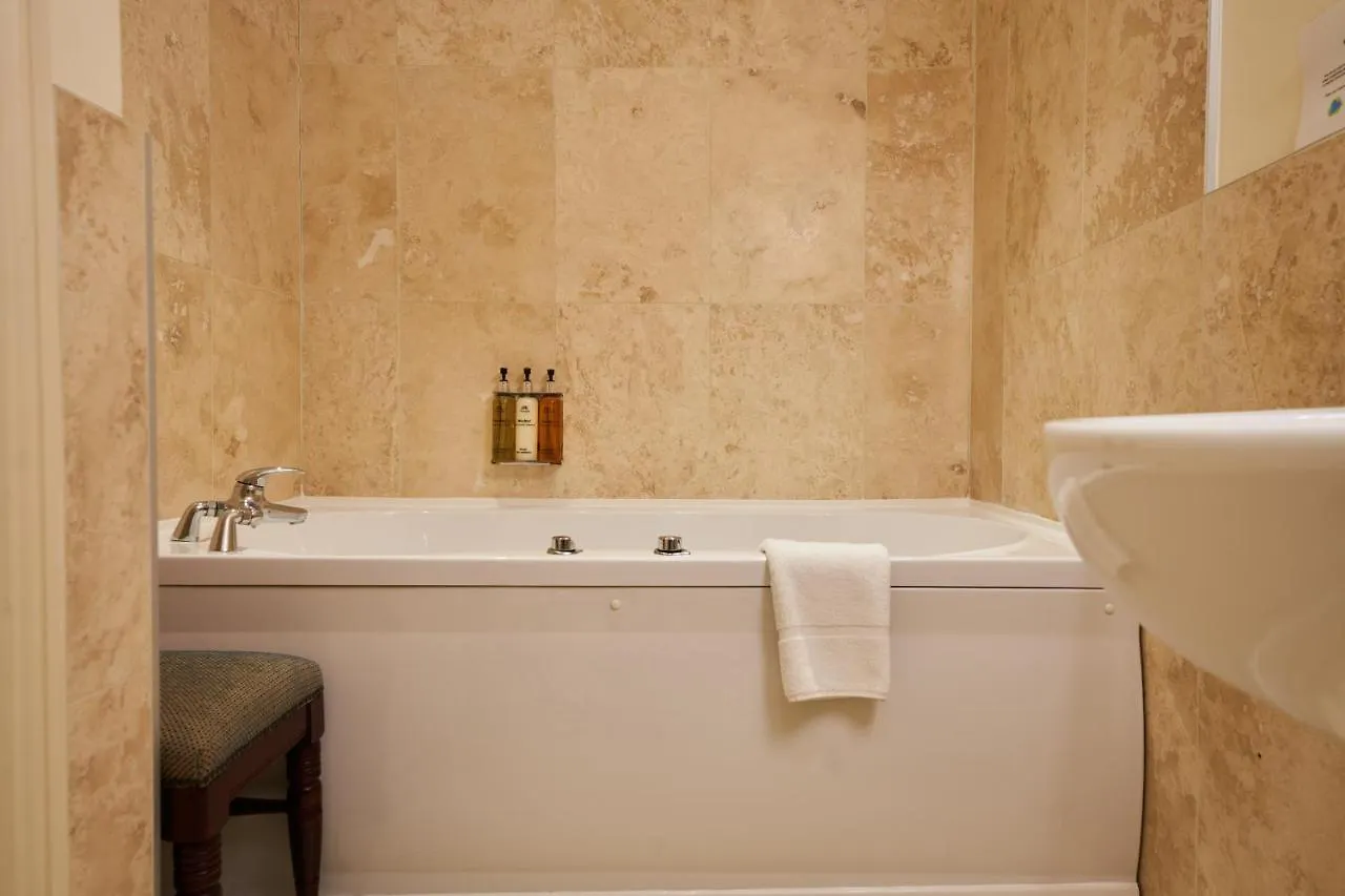 The Royal Castle Hotel 3*