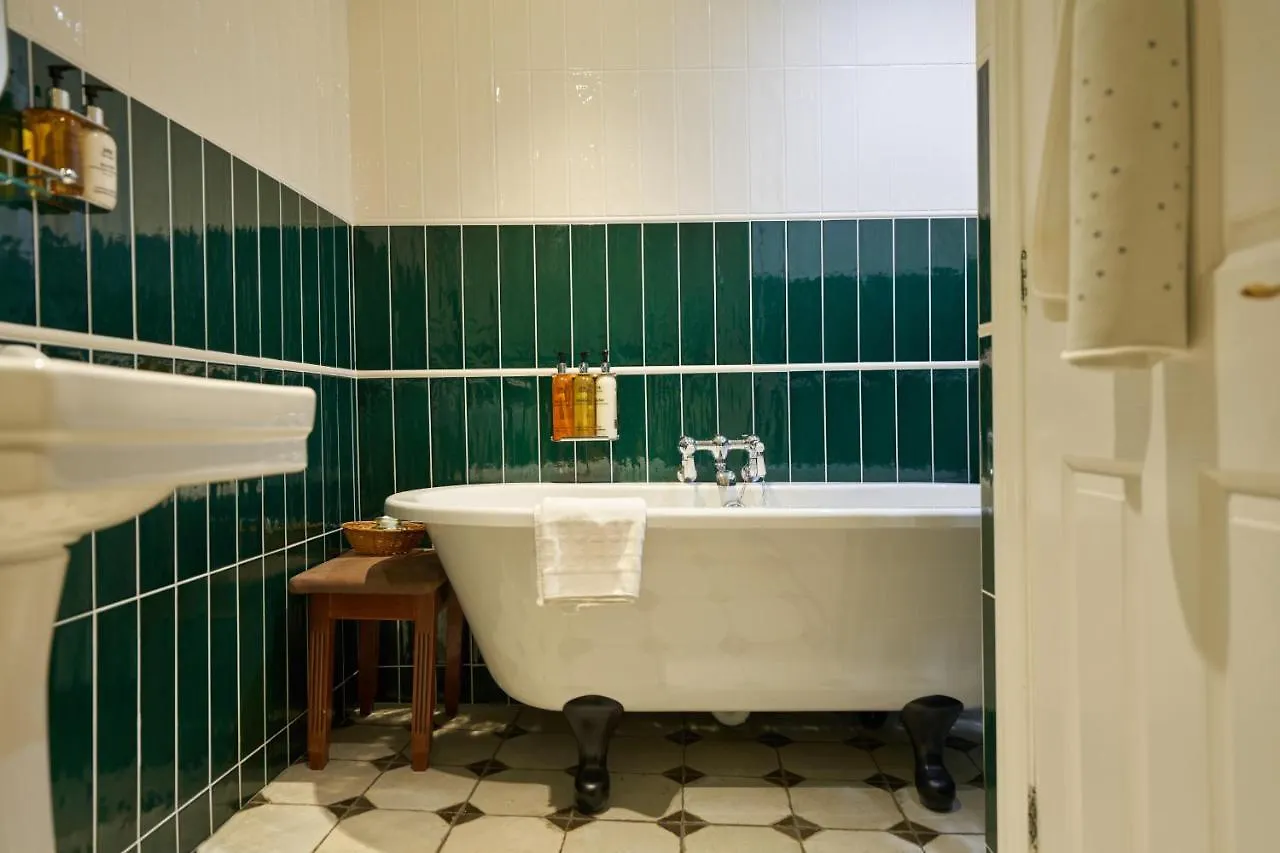 The Royal Castle Hotel 3*