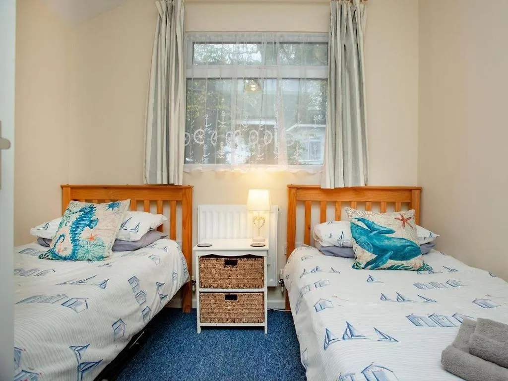 Sunnydaze-detached With 2 Bedrooms And 2 Bathrooms And Private Parking Outside Door Apartment Dartmouth