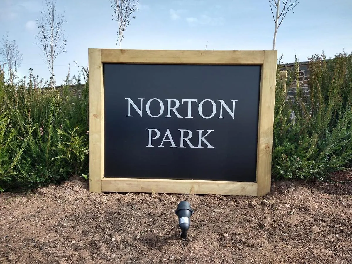 Chalet 238 Norton Park, 2 Bed With Free Parking