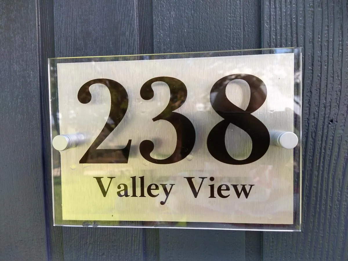 238 Norton Park, 2 Bed With Free Parking