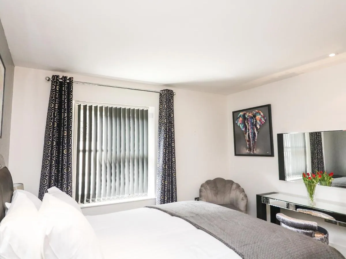30 Dart Marina Apartment