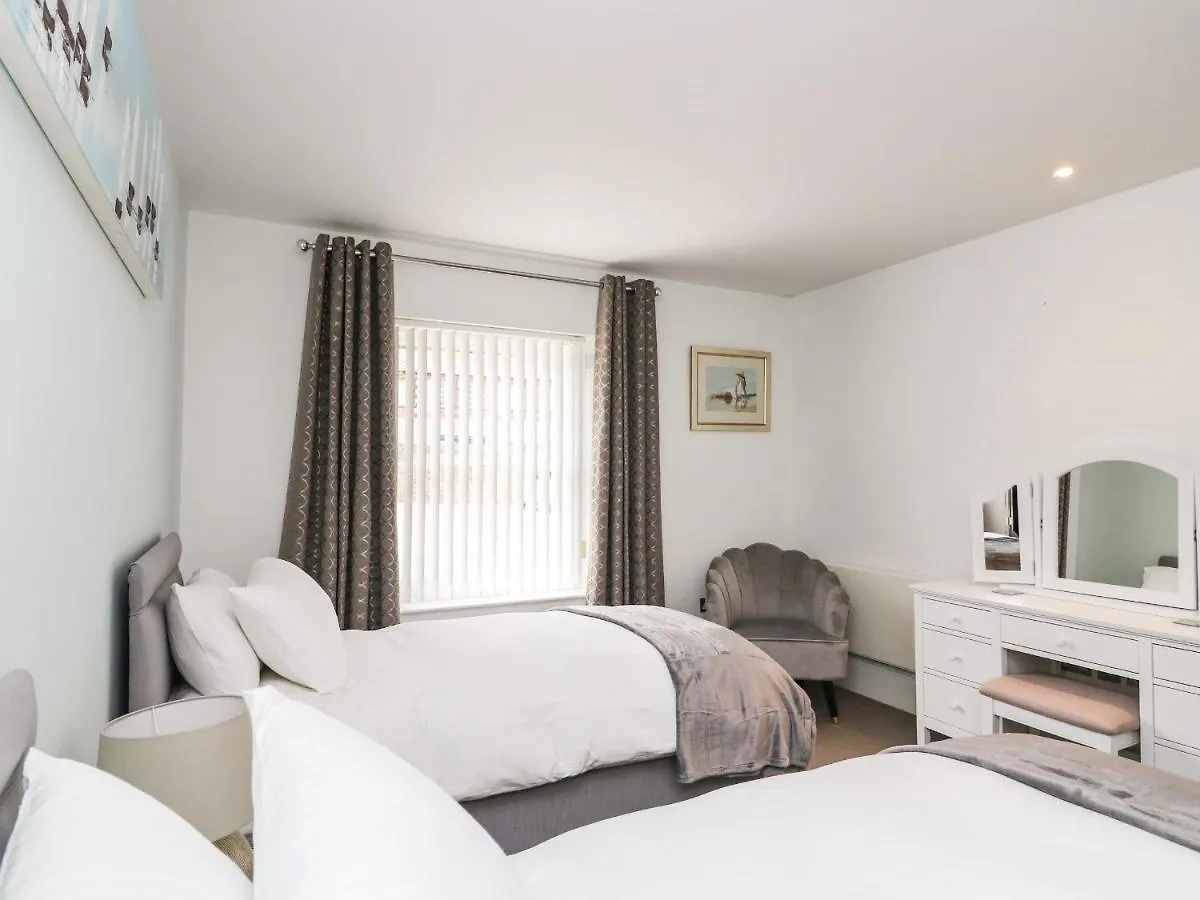 30 Dart Marina Apartment *