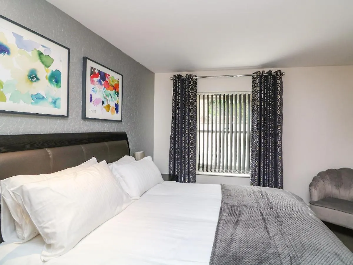 30 Dart Marina Apartment