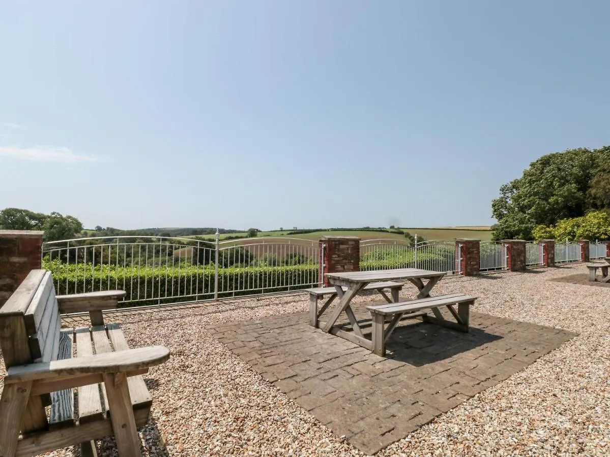 4 Court Terrace, Hillfield Village Holiday home