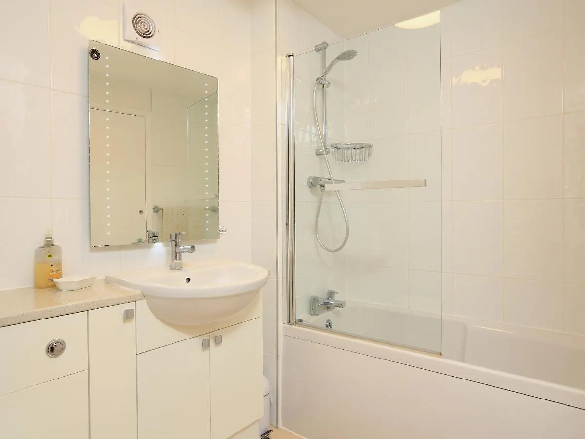 Ferry View Apartment *