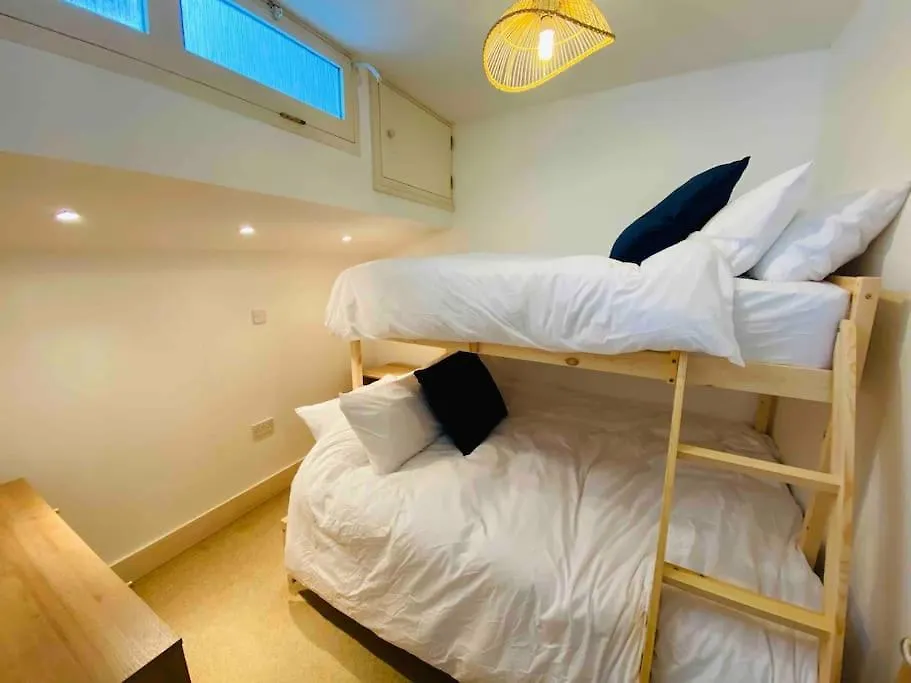 The Salt Box Apartment Dartmouth